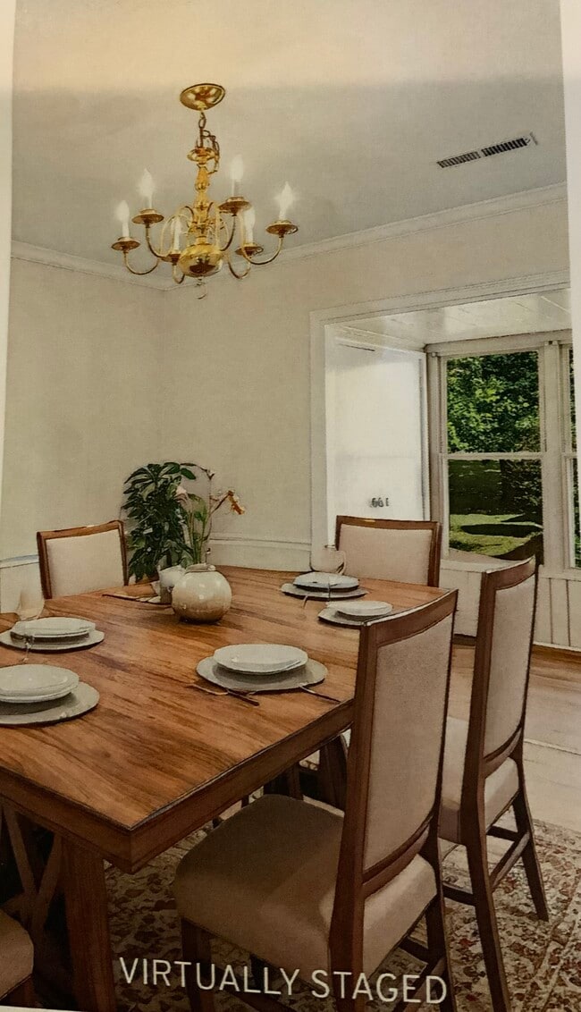 Dining room - 925 Cleveland St Unit 172