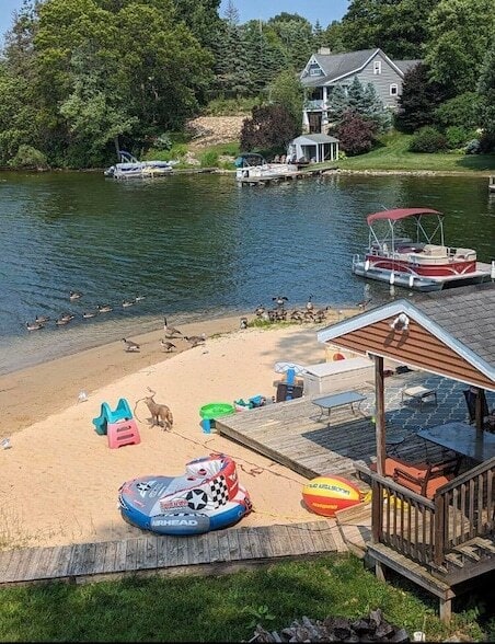 Photo - 275 St Marys Lake Rd