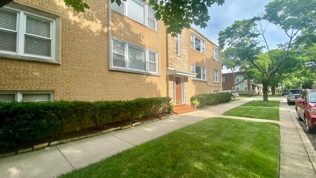 Photo - 7020 N Washtenaw Ave Apartments Unit 2N