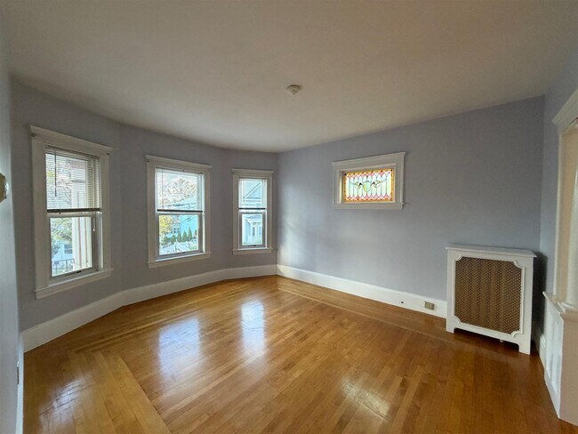 Photo - 127 Walnut St Unidad 2