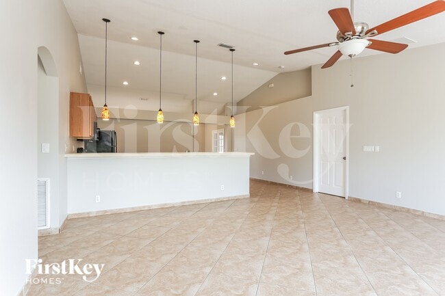 Photo - 1168 SW Idol Ave