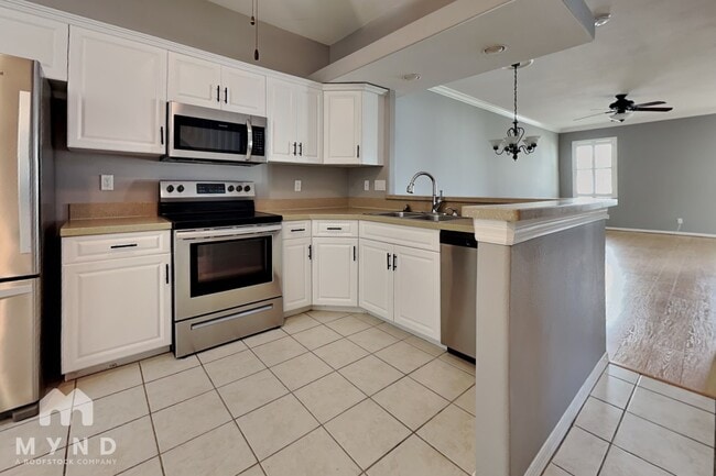 5372 Neil Dr