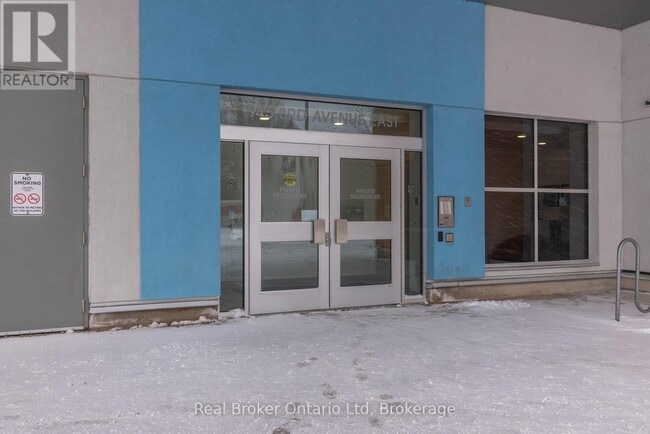 Photo - 945 3rd Ave E Unité 308