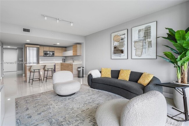 Photo - 16385 Biscayne Blvd Unidad 1816 Rental