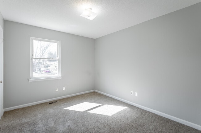 Photo - 1613 N Chester Rd