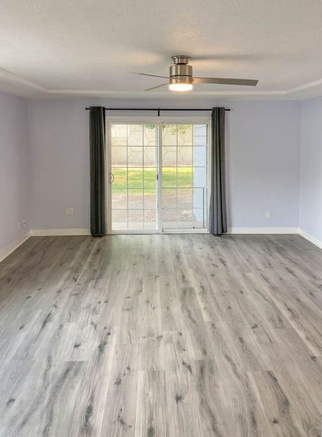 Photo - 30 SW 131st Ave