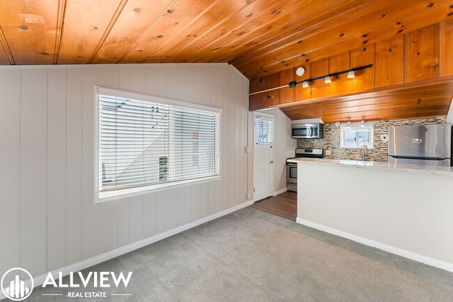 Photo - 926 W Balboa Blvd Unit Upper