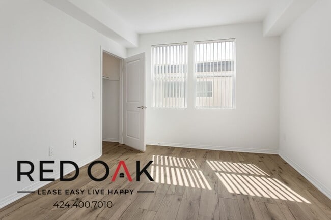 Photo - 11925 Kling St Unit 111