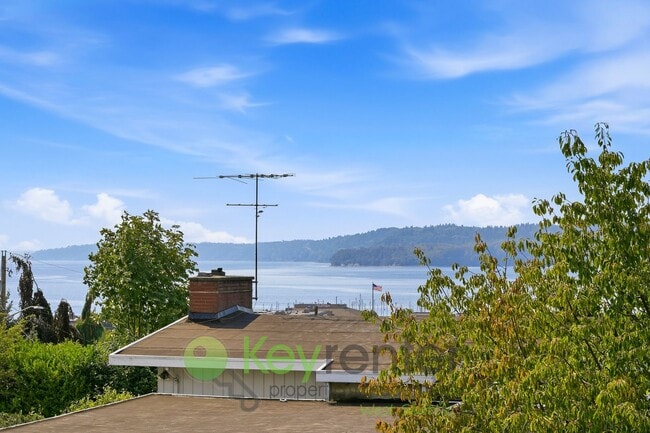 Building Photo - 924 S 226th Pl