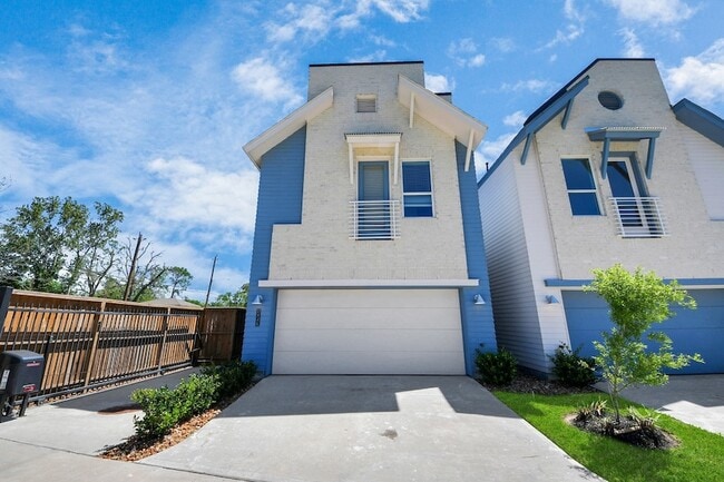 Photo - 1053 Glenn Ave