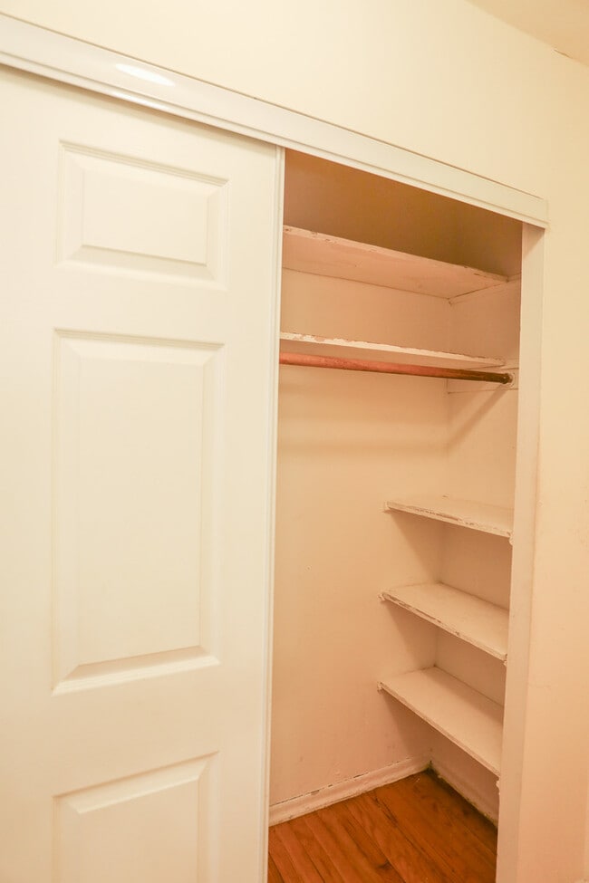 Photo - 1055 W Catalpa Ave