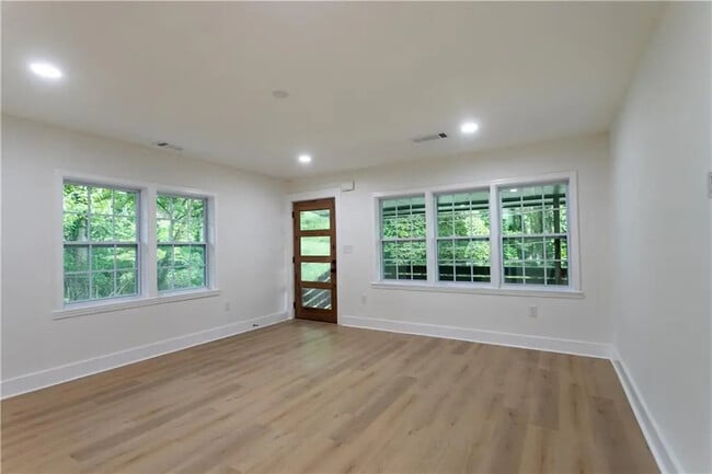 Photo - 167 Rockmart Dr SW