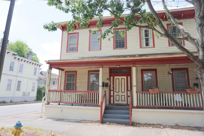 Building Photo - 1 BED | 1 BATH | VICTORIAN DISTRICT Rental