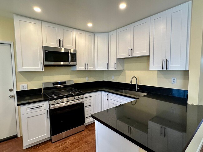 Photo - 3626 31st St Apartment Unit B