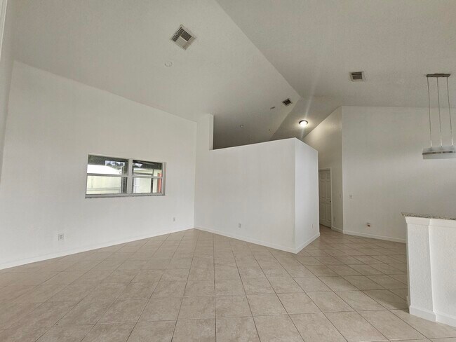 Photo - 3215 SE Pinto St