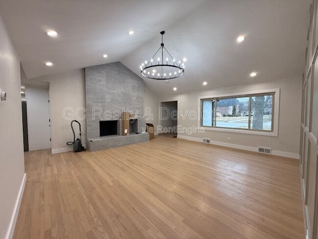 Photo - 465 Alexander Blvd