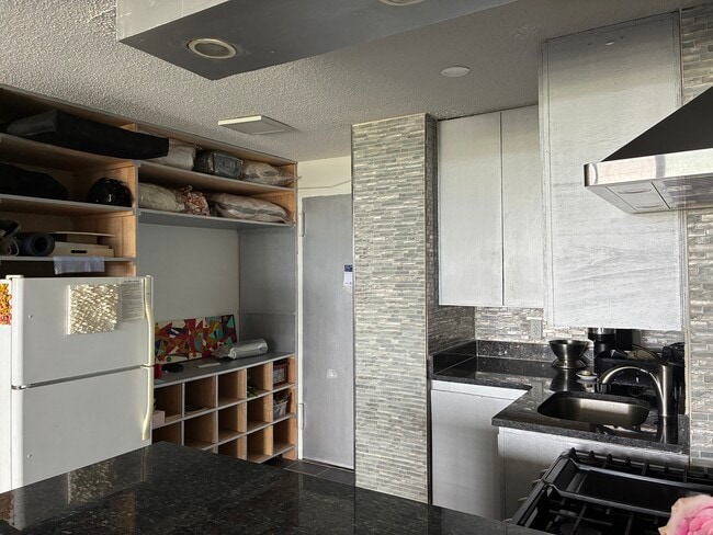 Photo - 15038 Union Tpke Unit North facing 8th floor