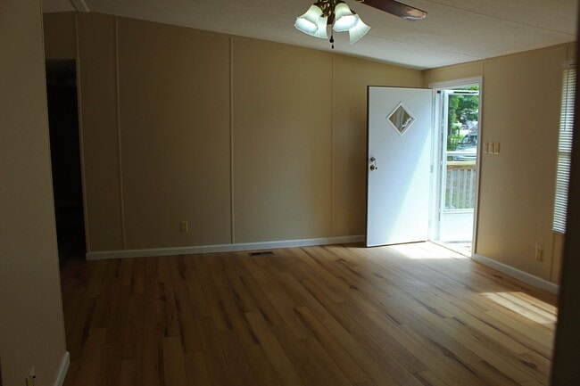 Photo - Four bedroom mobile home rental available now