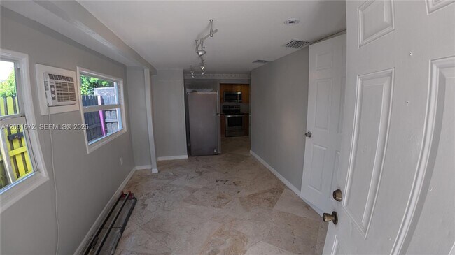 Photo - 5400 SW 36th St Unit 1