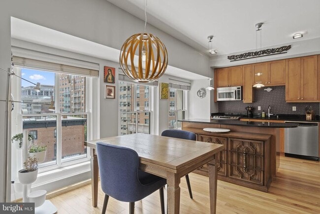 Photo - 675 E St NW Unit 500