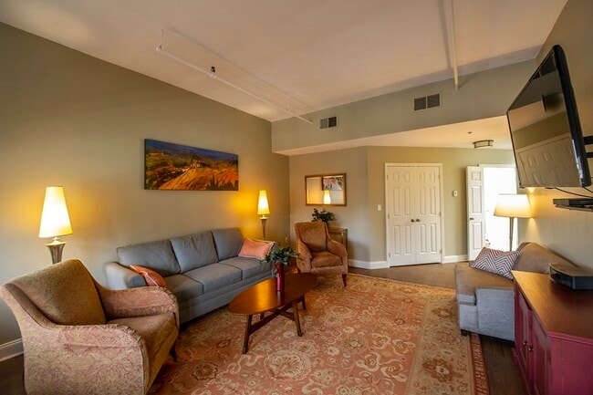 Photo - 188 North St Unidad #61