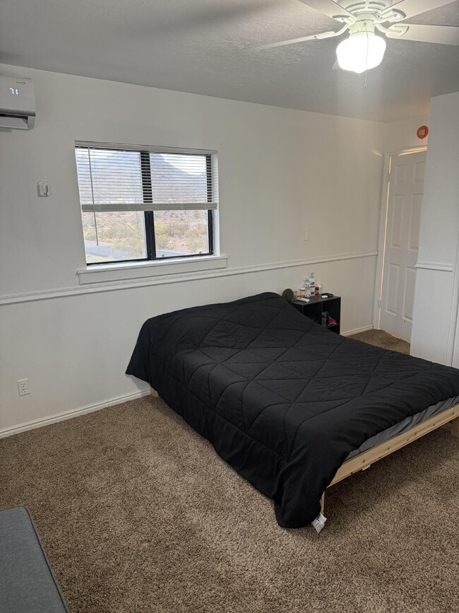 Building Photo - 521 Hoyt St Unit 8