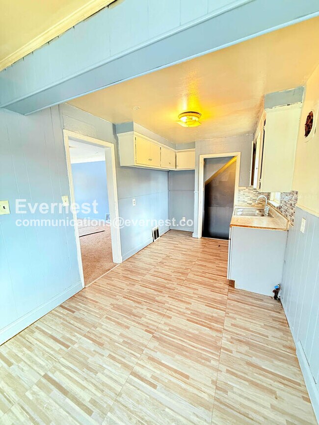 Photo - 18640 Sherwood St