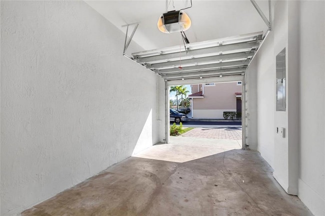 Building Photo - 21113 NW 14th Pl Unit 230