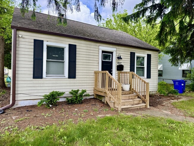 Photo - 2647 McGuffey Rd Casa