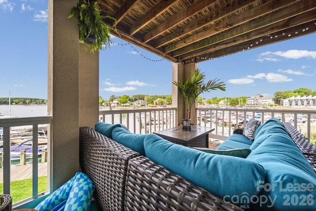 Photo - 18637 Vineyard Point Ln