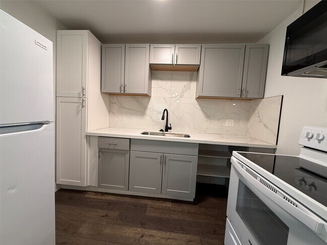 Photo - 306 Stiles St