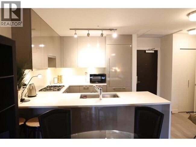 Photo - 4488 Cambie St. Unit 306