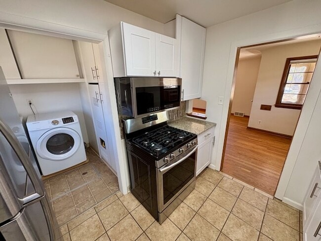 Photo - Charming 2 bedroom / 1 bath duplex in the heart of Lafayette Unit B