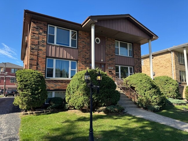 Building Photo - 4512 Grove Ave Unit 1N