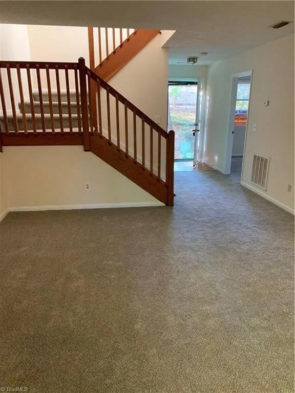 242 Lamplighter Cir