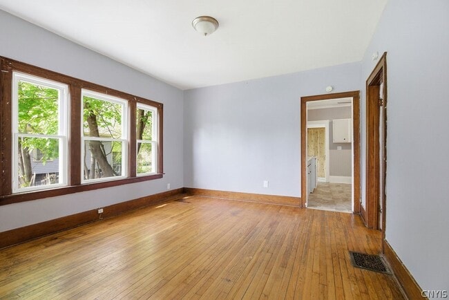 Photo - 122 Putnam St