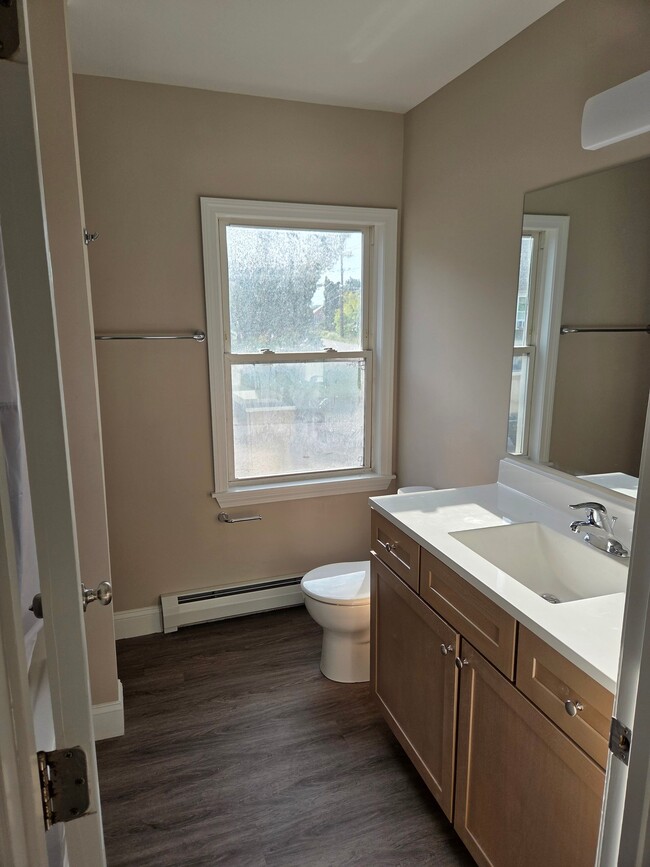 49 E Spring St Unit B