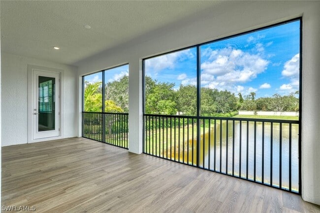 Photo - 16881 Fairgrove Way Unidad 7-202