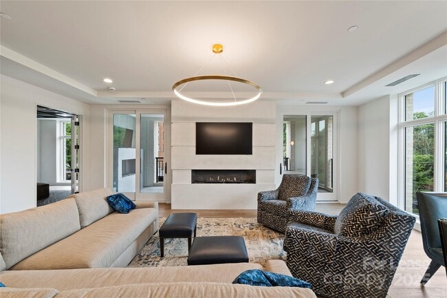 Photo - 1500 Queens Rd Unit 204