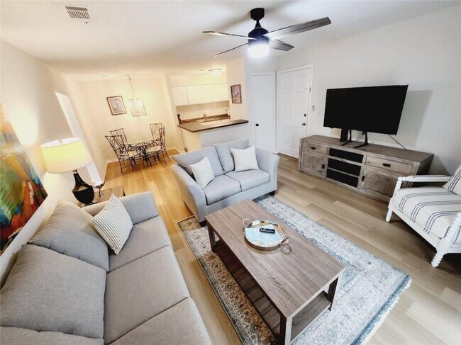 Photo - 850 Mallery St Unit 6P