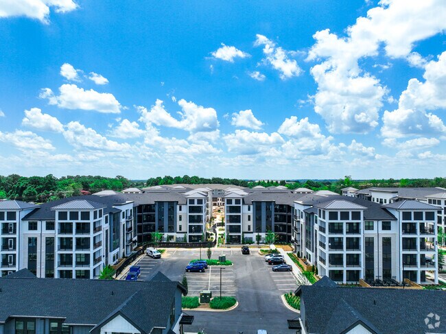 District South Apartments & Townhomes