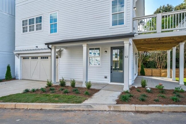 Photo - 42 Becker Pl NW