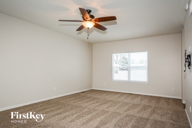 Photo - 246 Wabash Woods Way