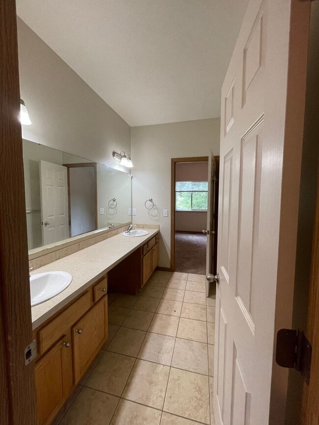 Photo - Spacious, updated, 5 bedroom, 3 bath house in south Lincoln.