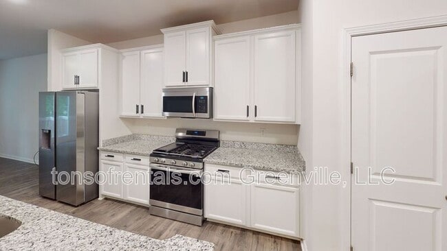 Photo - 312 Highline Trl