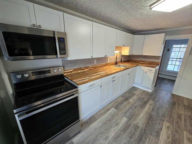 Photo - 15 Carr Ln Apartment Unit 2