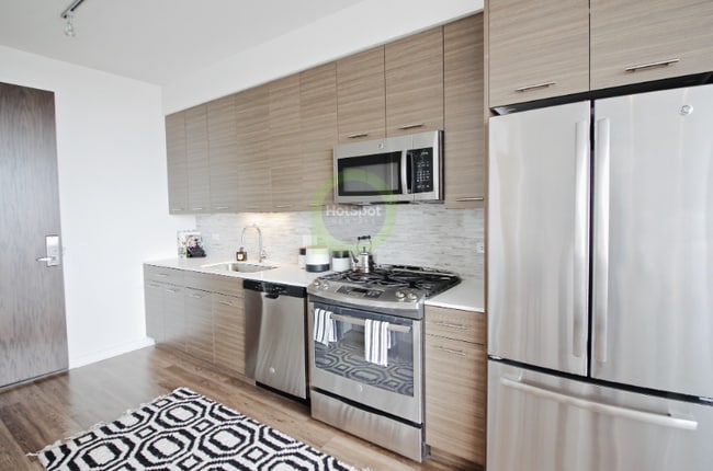 Photo - 359 W Chestnut St