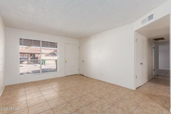 Photo - 615 N Arrowhead Dr