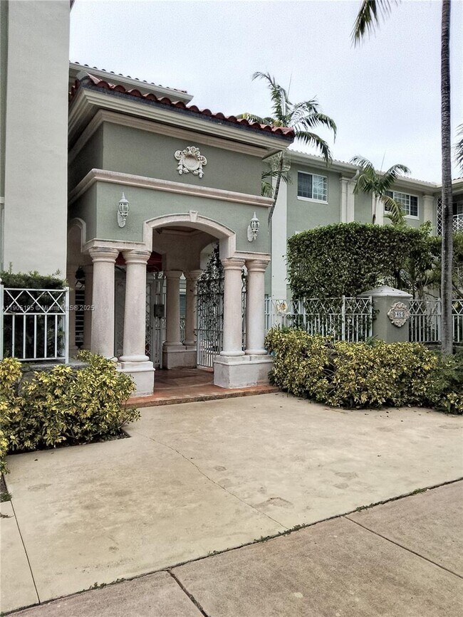 Building Photo - 45 Antilla Ave Unit 3K