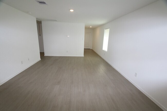 Photo - 25303 Leather Leaf Ct